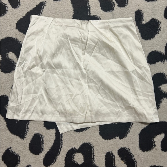 Satin draped mini skort - Picture 7 of 8